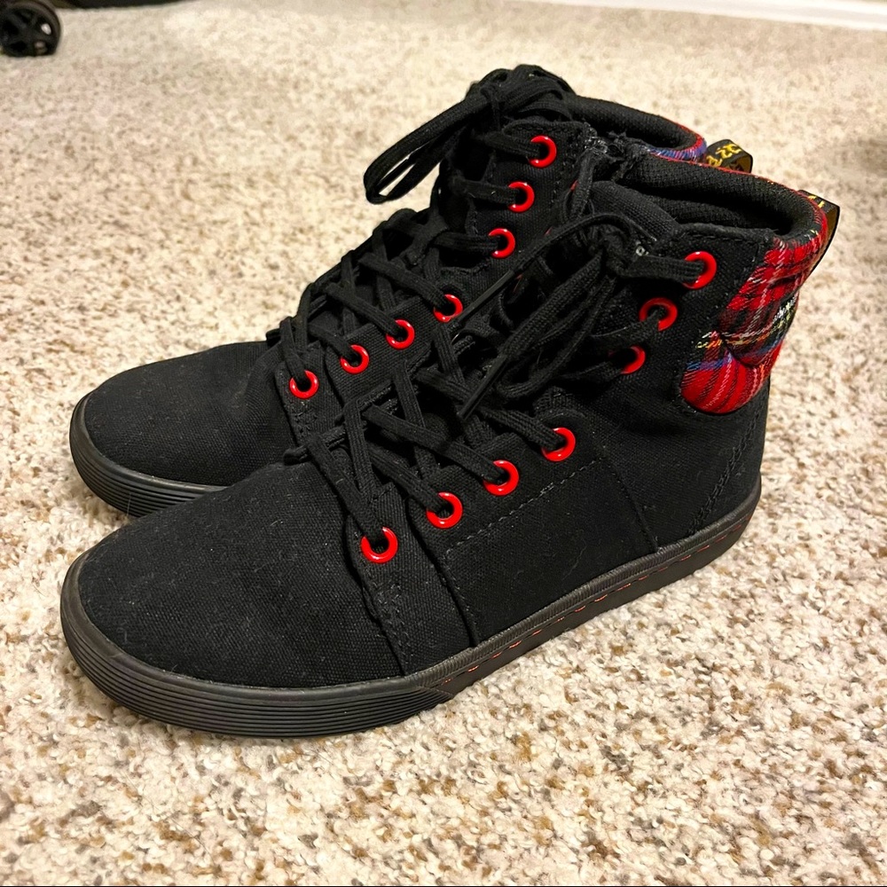 Dr. Martens | Rozarya Plaid Casual Boots